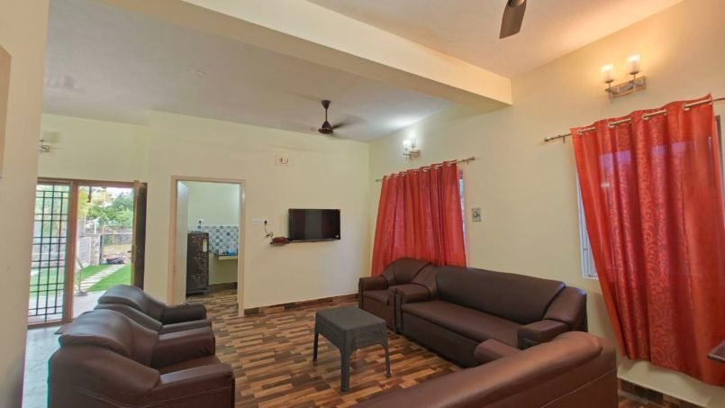 family villa in ecr