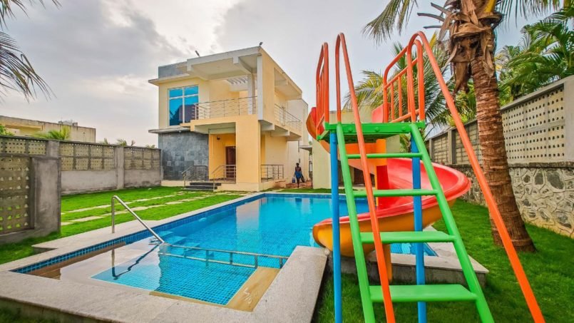 family villa in ecr with play area