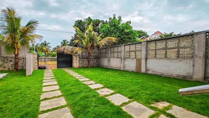 family villa in ecr with play area